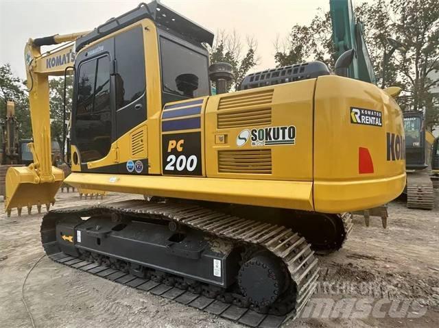Komatsu PC 200-8 حفارات زحافة