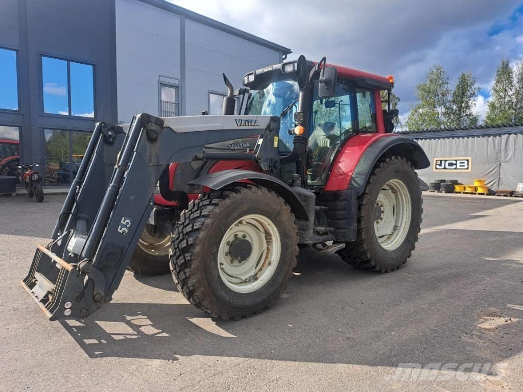 Valtra N 142 الجرارات