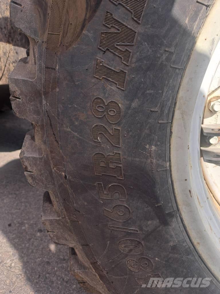 Valtra N 142 الجرارات