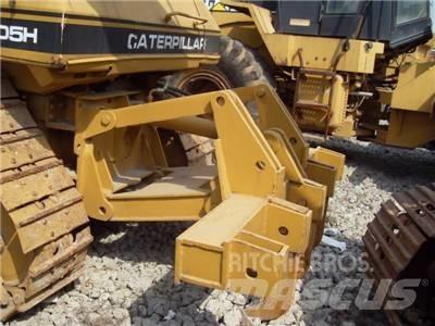 CAT D 5 H بلدوزرات مجنزرة