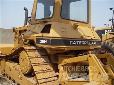 CAT D 5 H بلدوزرات مجنزرة