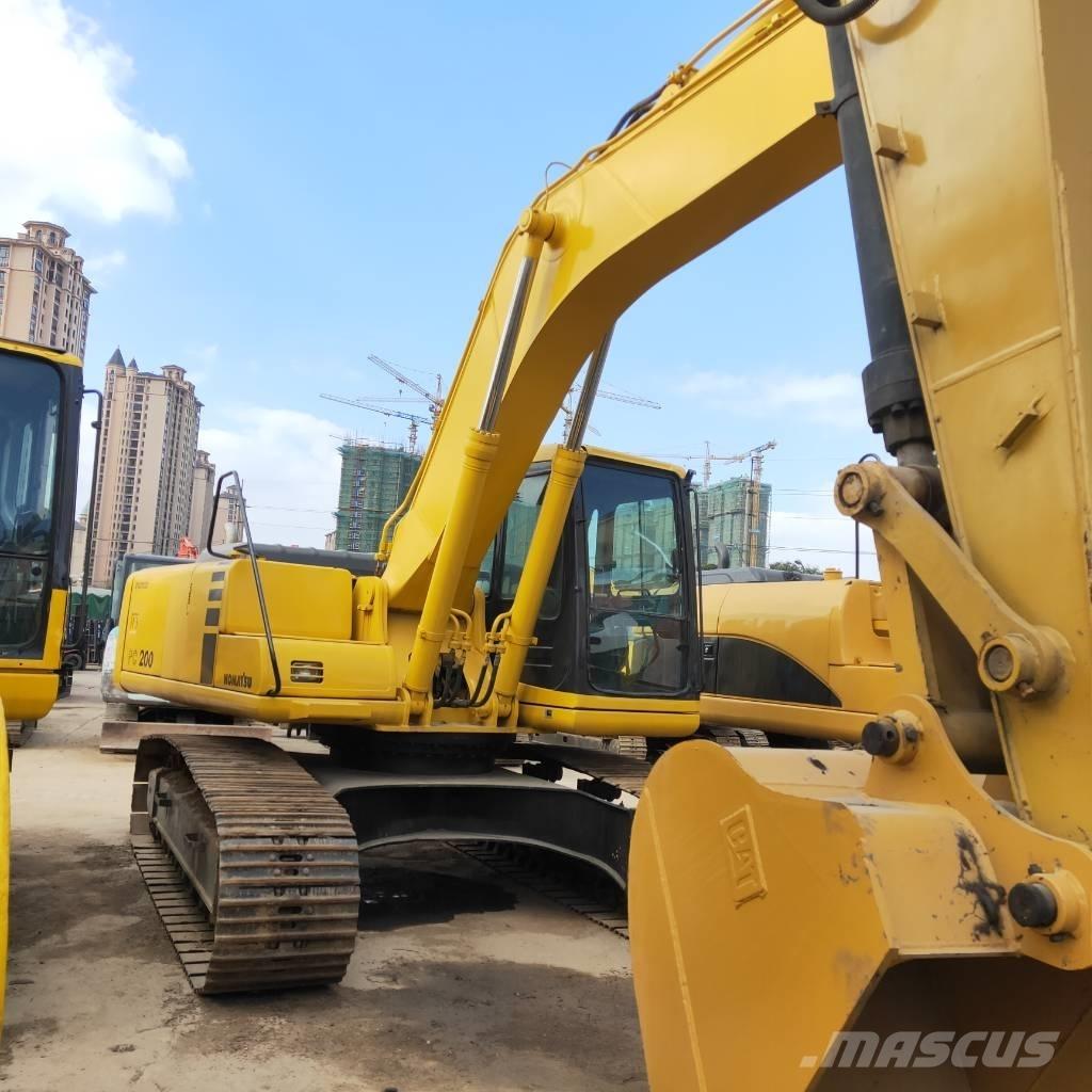 Komatsu PC200-6 حفارات زحافة