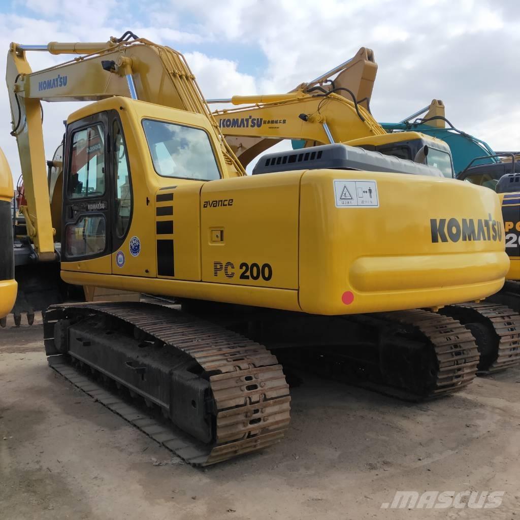 Komatsu PC200-6 حفارات زحافة