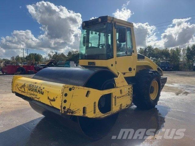 Bomag BW 213 D H-4 مداحل أحادية الأسطوانة