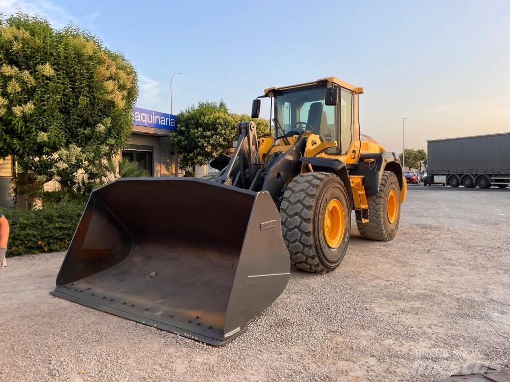 Volvo L120H لوادر بعجل