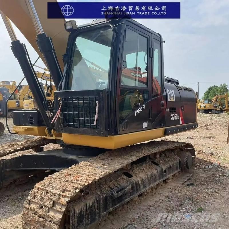CAT 326 D حفارات زحافة