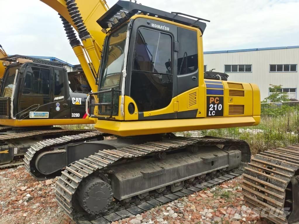 Komatsu PC 210 حفارات زحافة