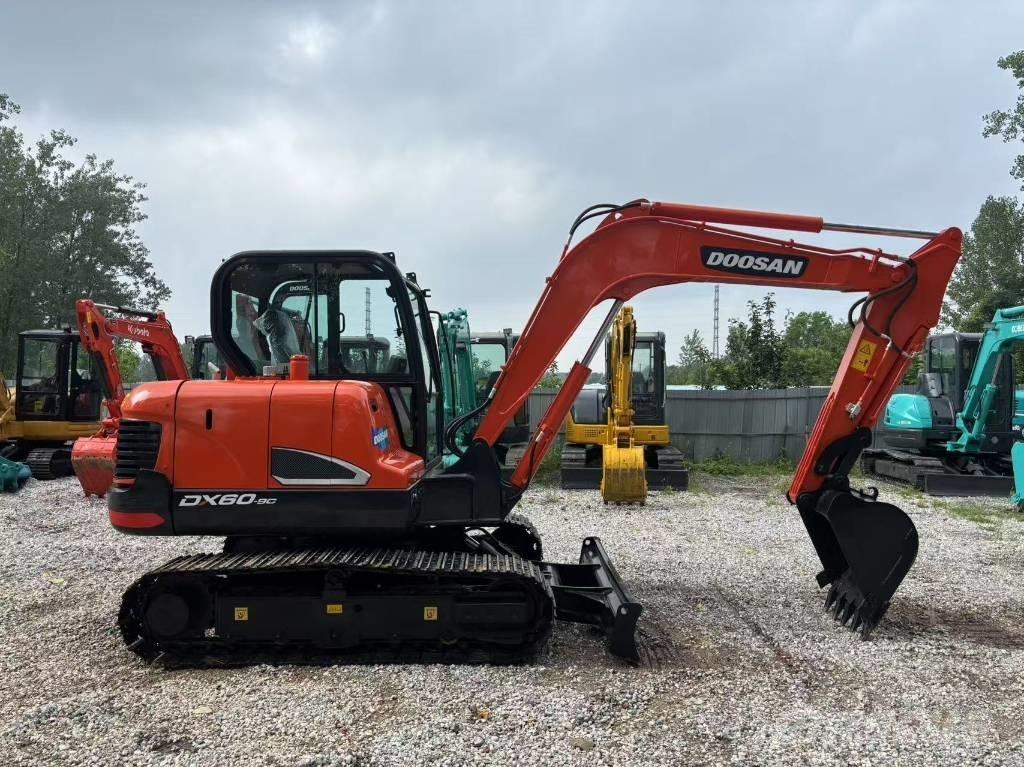 Doosan DX 60 حفارات صغيرة أقل من 7 طن (حفارات صغيرة)