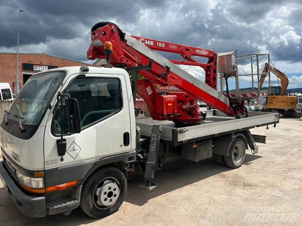 Mitsubishi Canter شاحنات الرافعات الخطافية