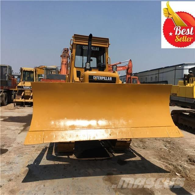 CAT D 6 D بلدوزرات مجنزرة