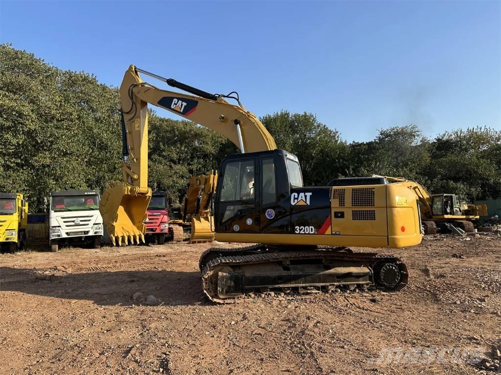 CAT 320DL حفارات زحافة