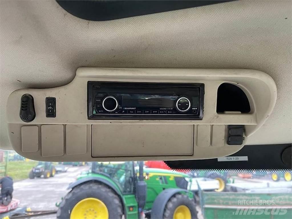 John Deere 6155R الجرارات