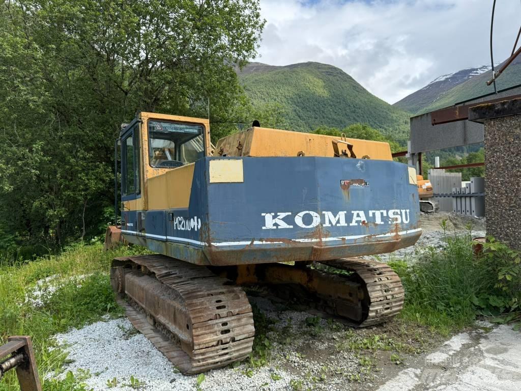 Komatsu PC 200-3 حفارات زحافة