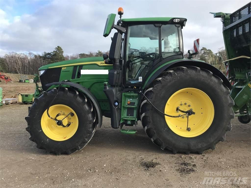 John Deere 6R 250 الجرارات
