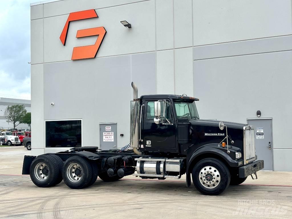 Western Star 4900 وحدات الجر