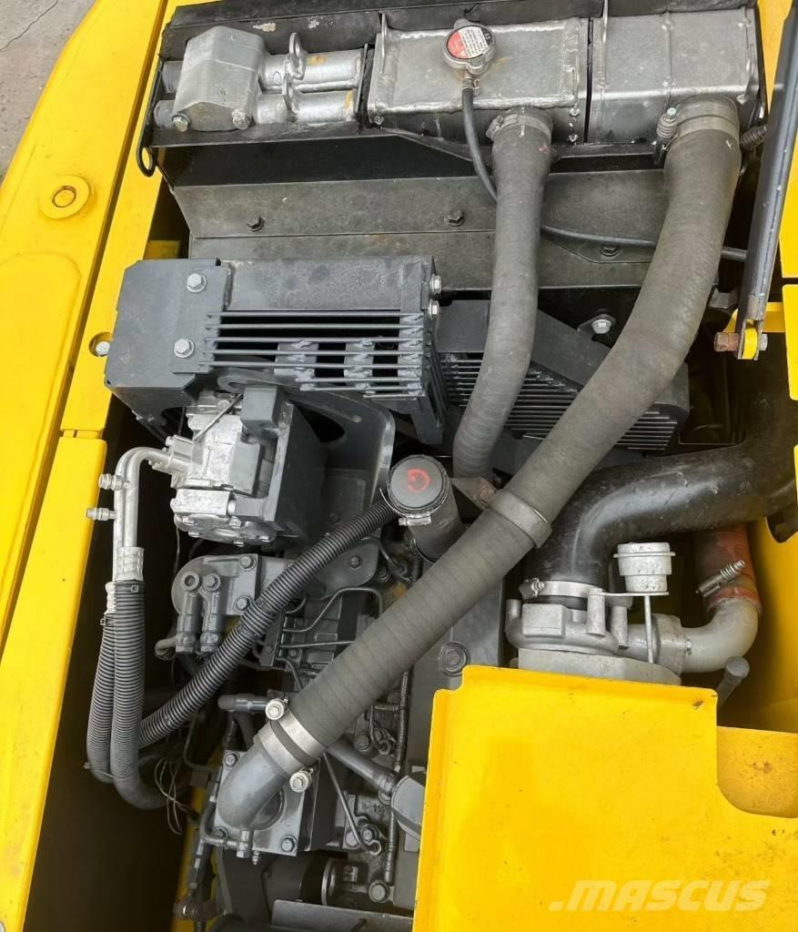 Komatsu 130 حفارات زحافة