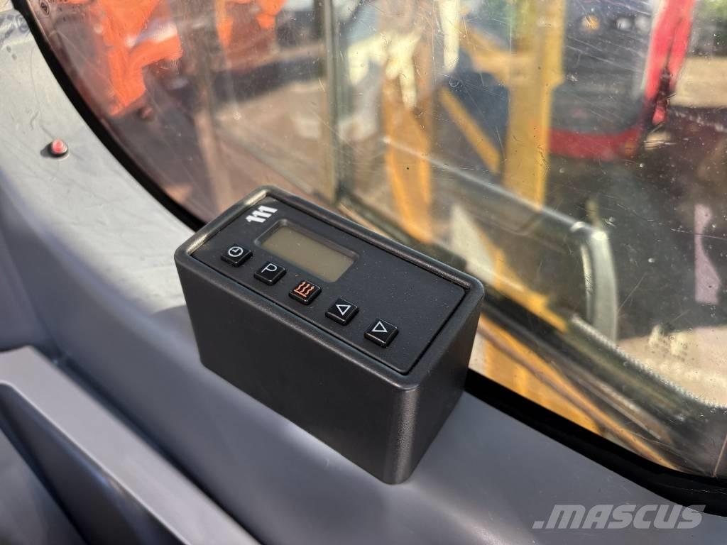 Komatsu PC 290 LC-10 حفارات زحافة