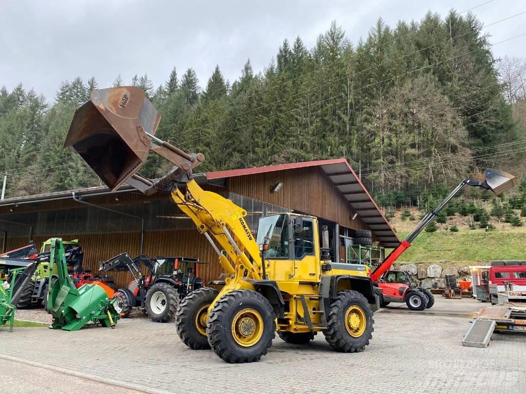 Komatsu AW 270-3 لوادر بعجل