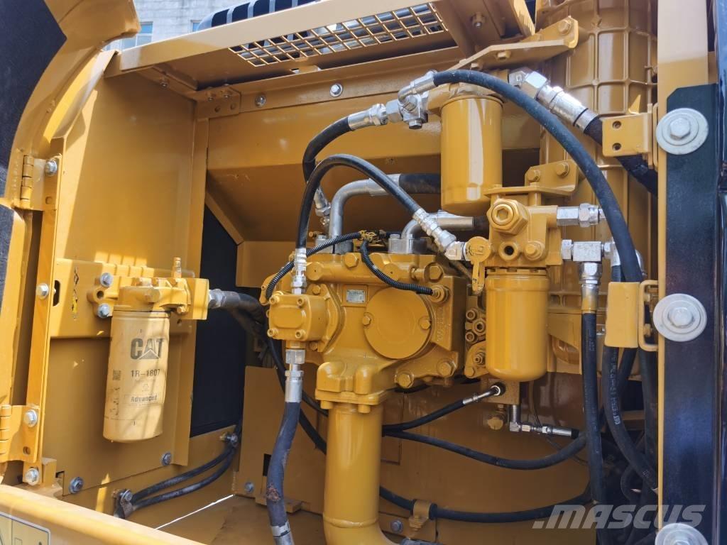 CAT 325 D حفارات زحافة