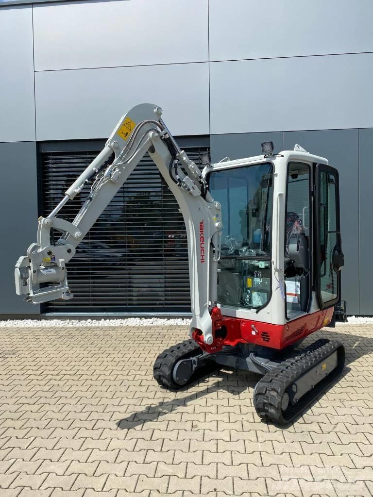 Takeuchi TB 320 حفارات صغيرة أقل من 7 طن (حفارات صغيرة)
