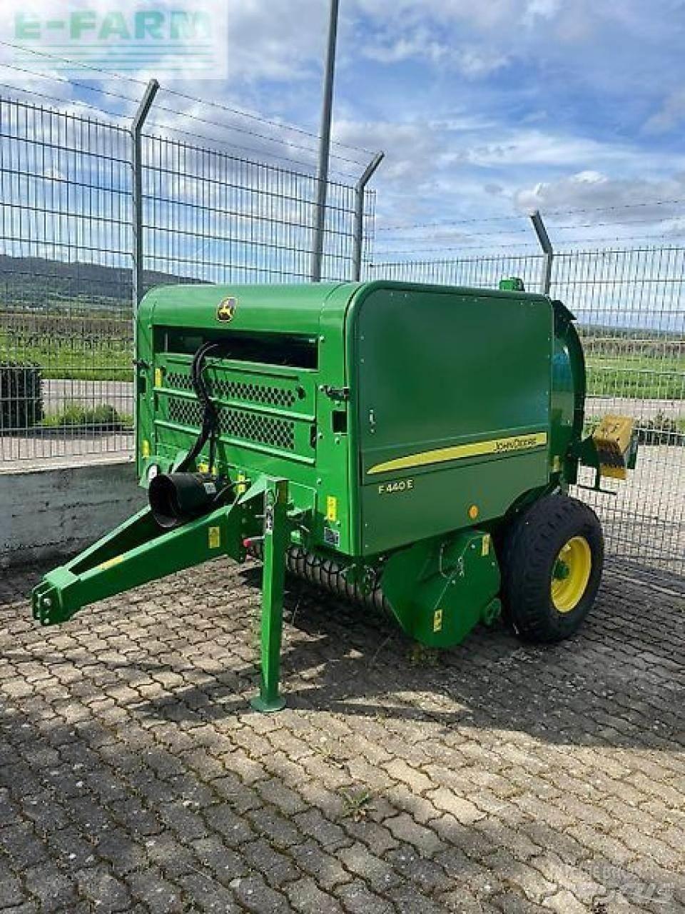 John Deere f440e محزمات مربعة