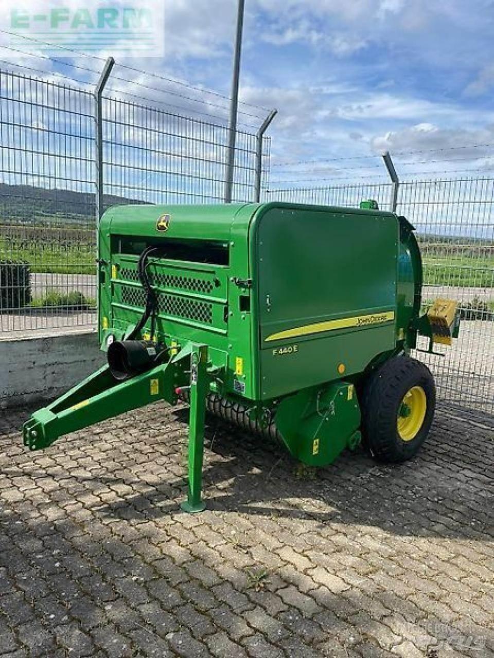 John Deere f440e محزمات مربعة