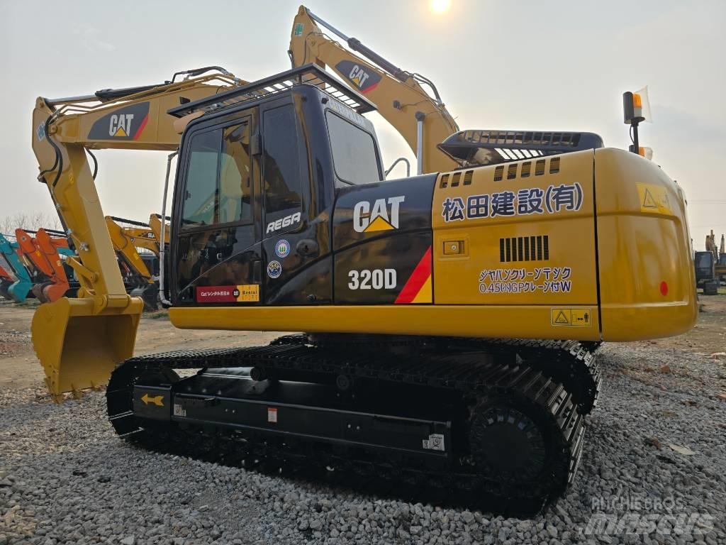 CAT 320D حفارات زحافة
