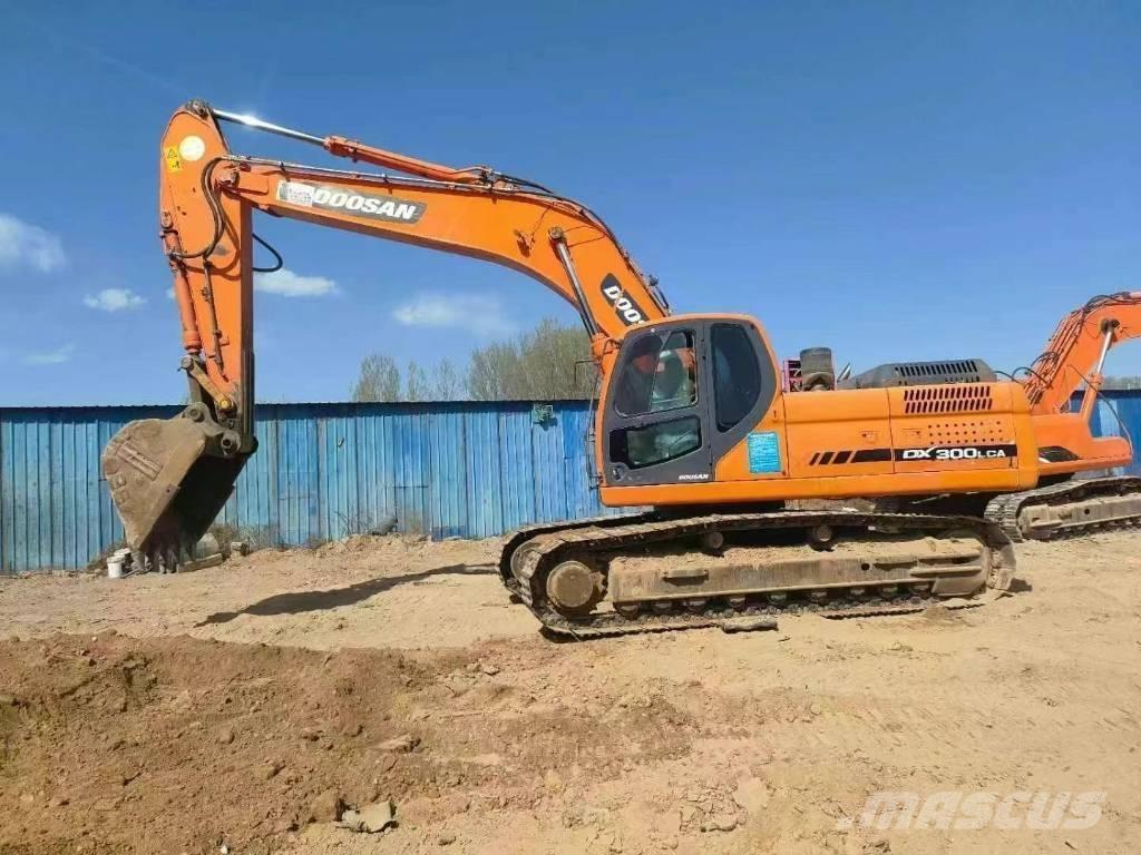 Doosan DX300LC-9 حفارات زحافة