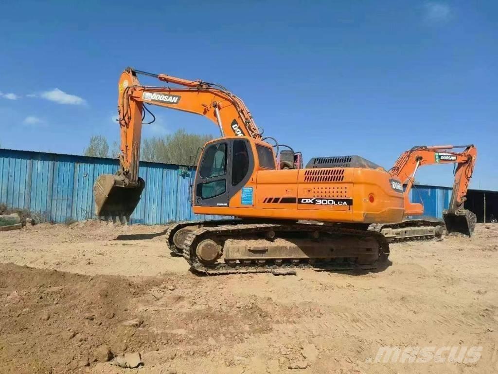 Doosan DX300LC-9 حفارات زحافة