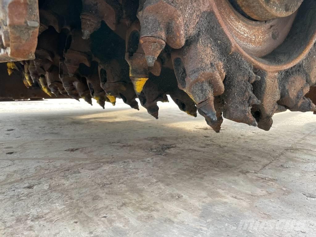 Wirtgen W 210 ماكينات الكشط البارد للأسفلت