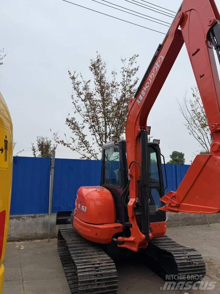 Kubota 163 حفارات زحافة