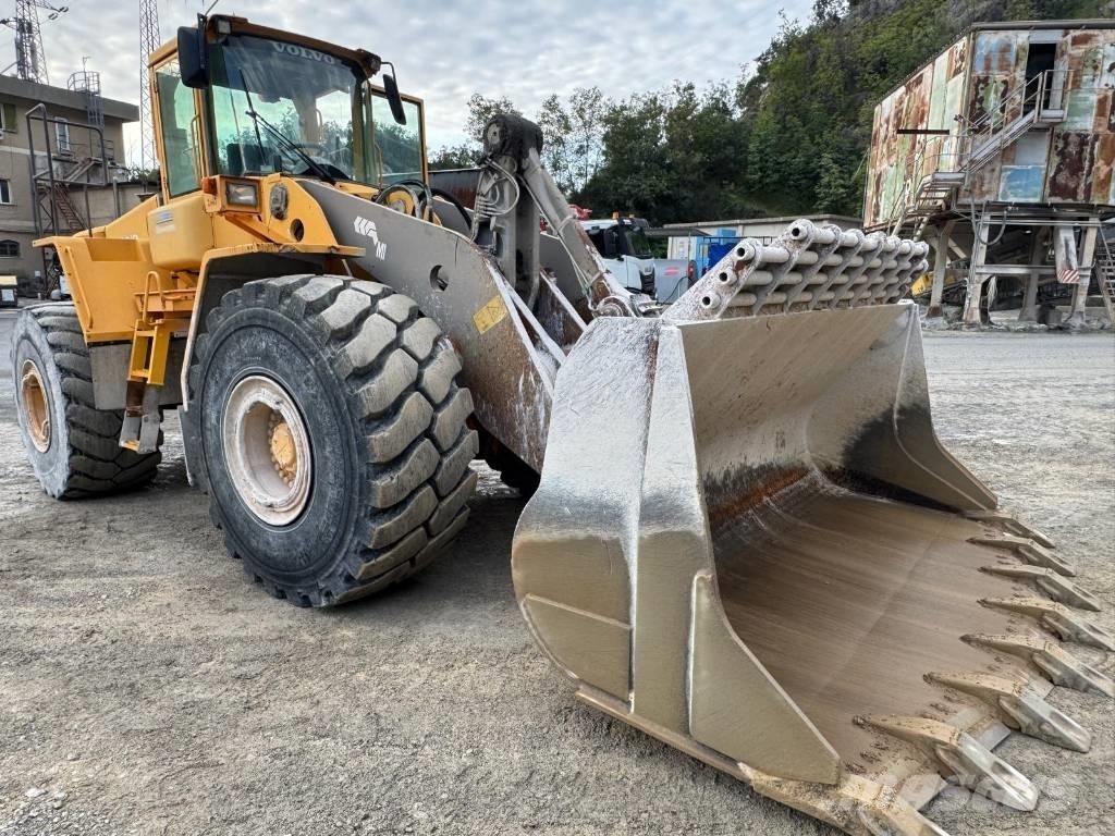 Volvo L 220 E لوادر بعجل