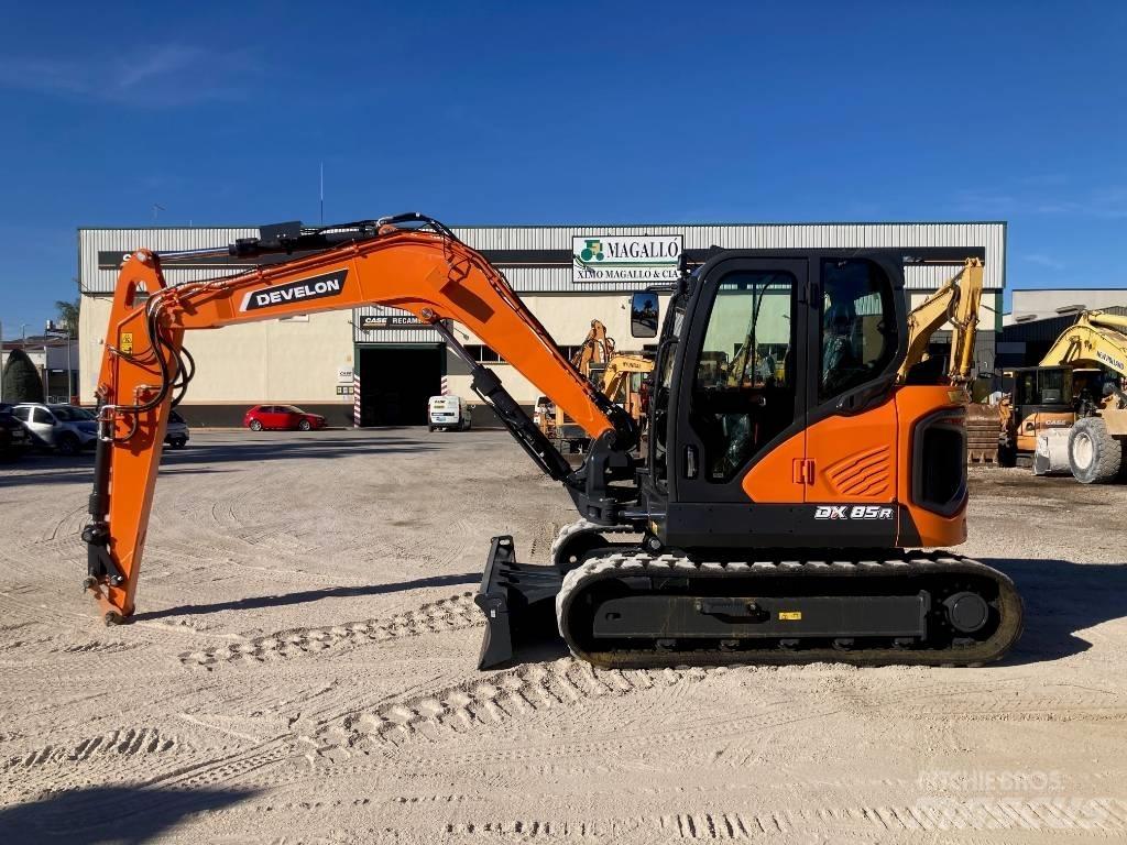 Develon DX 85 R-7 حفارات وسط 7 طن - 12 طن