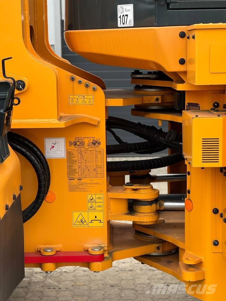 Hyundai HL 970 A XT لوادر بعجل