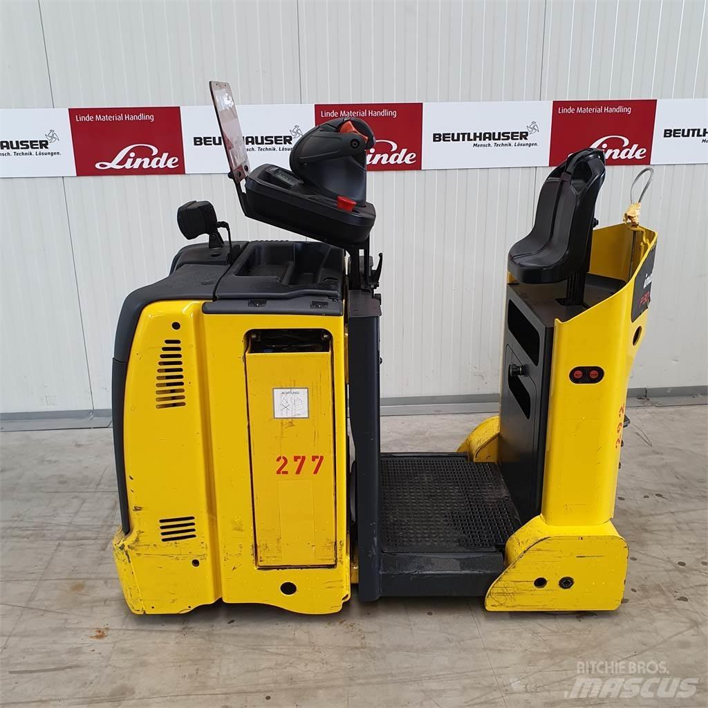 Linde P30C شاحنة قاطرة