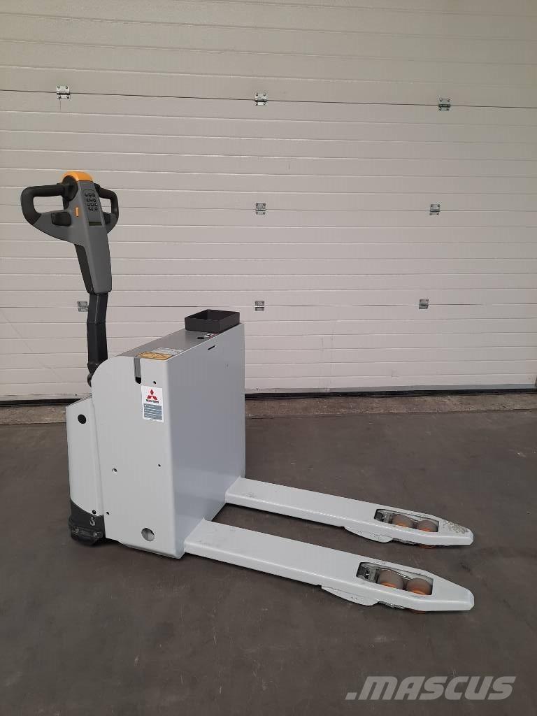 UniCarriers PLL180 معدات الرفع منخفض المستوى
