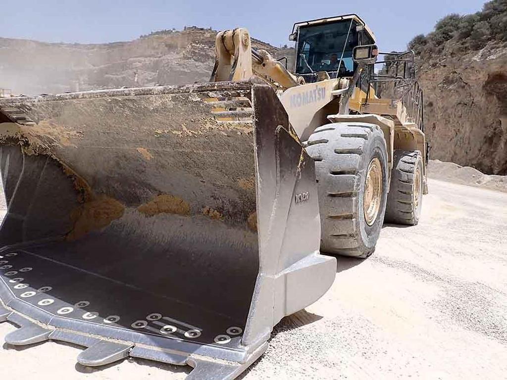 Komatsu WA600-8EO لوادر بعجل