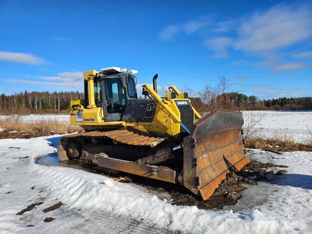 Komatsu D 65 PX بلدوزرات مجنزرة