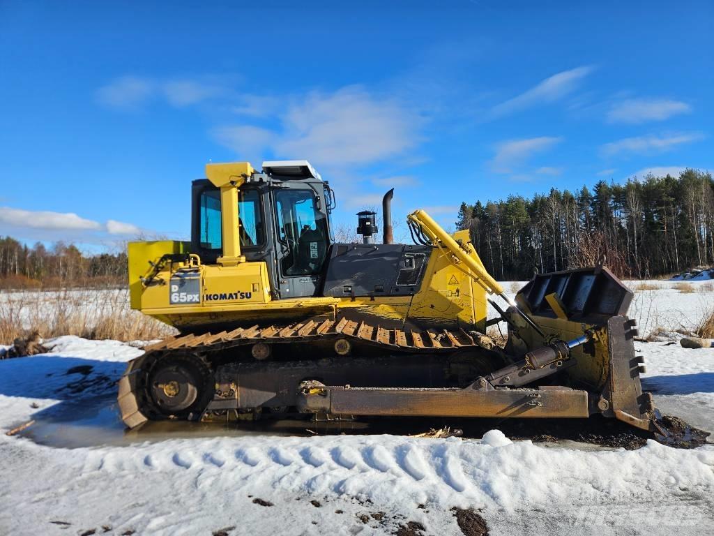 Komatsu D 65 PX بلدوزرات مجنزرة