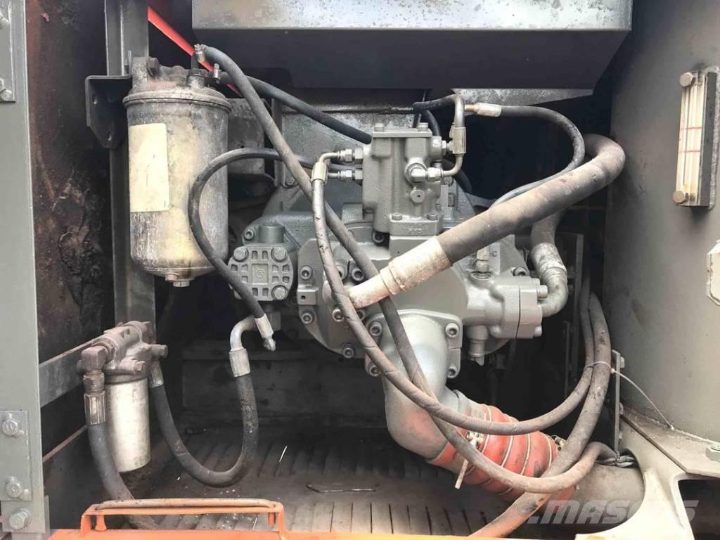Hitachi EX200 حفارات زحافة