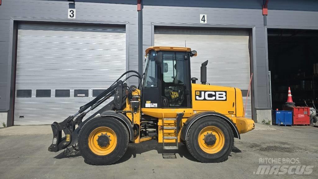 JCB 411 لوادر بعجل