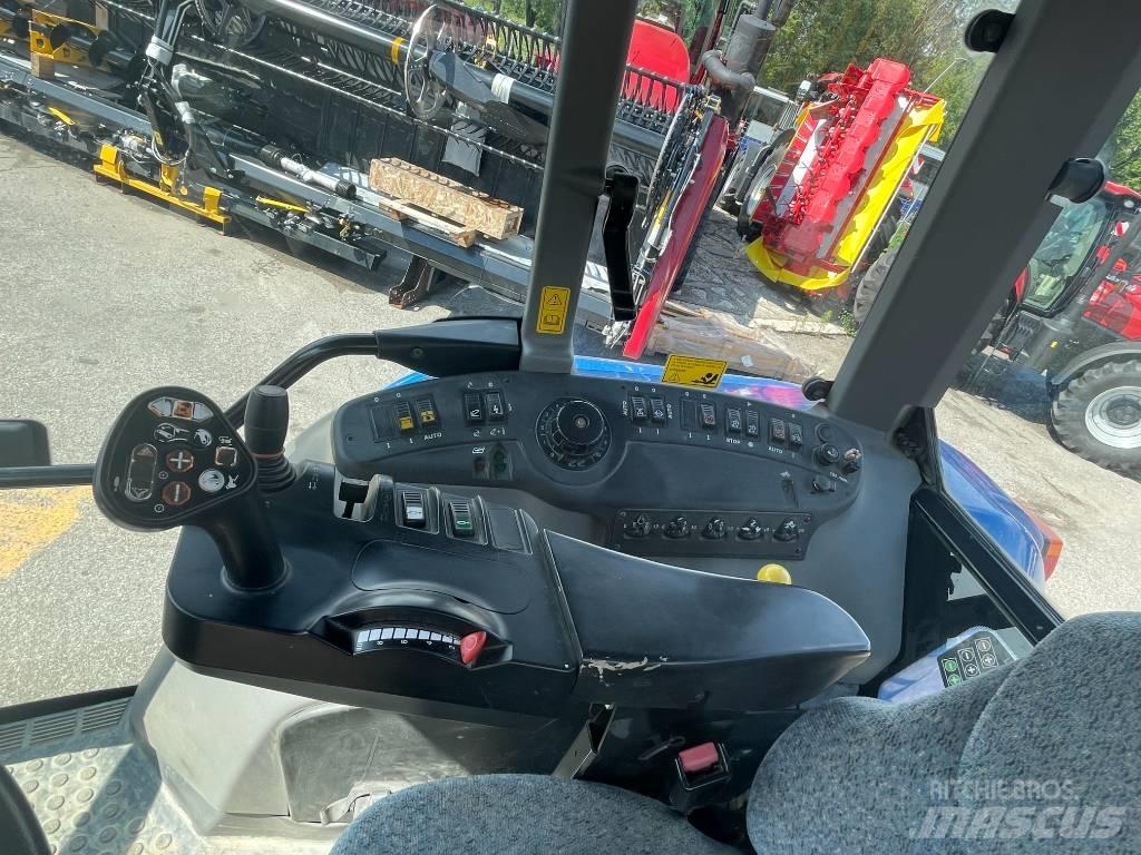 New Holland T 7550 الجرارات