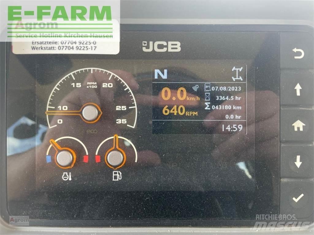 JCB fastrac 4220 الجرارات