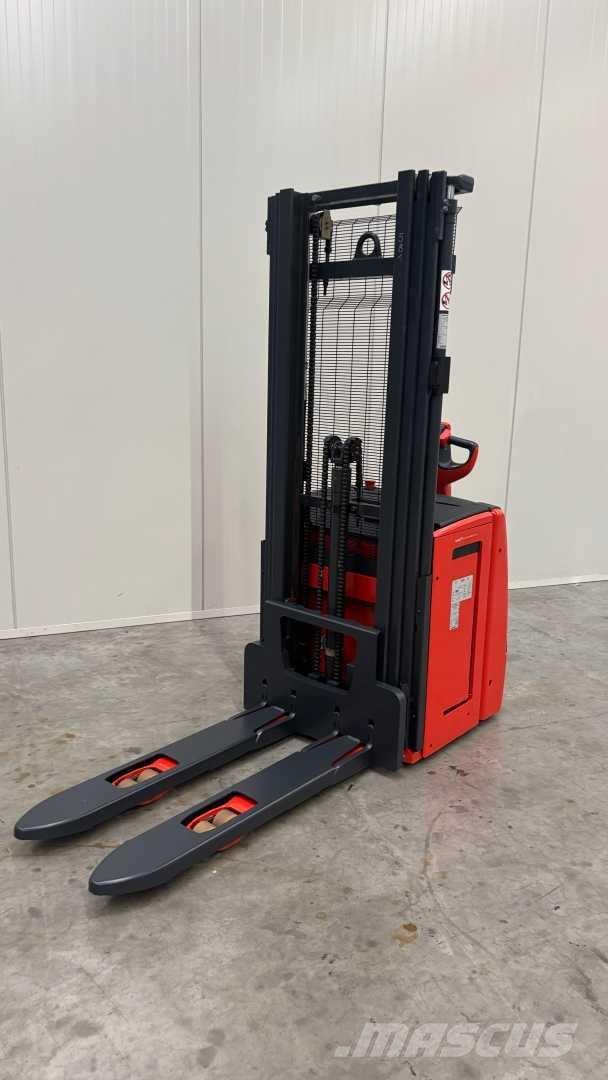 Linde L14 شاحنات مناولة ذاتية الدفع