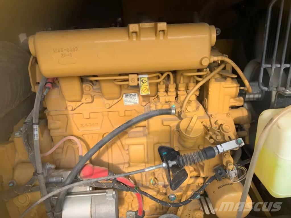 CAT 307,5 حفارات زحافة