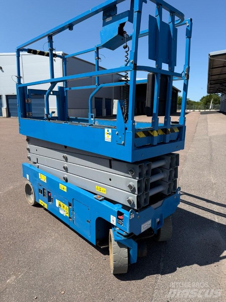 Genie GS 2632 رافعات مقصية الشكل