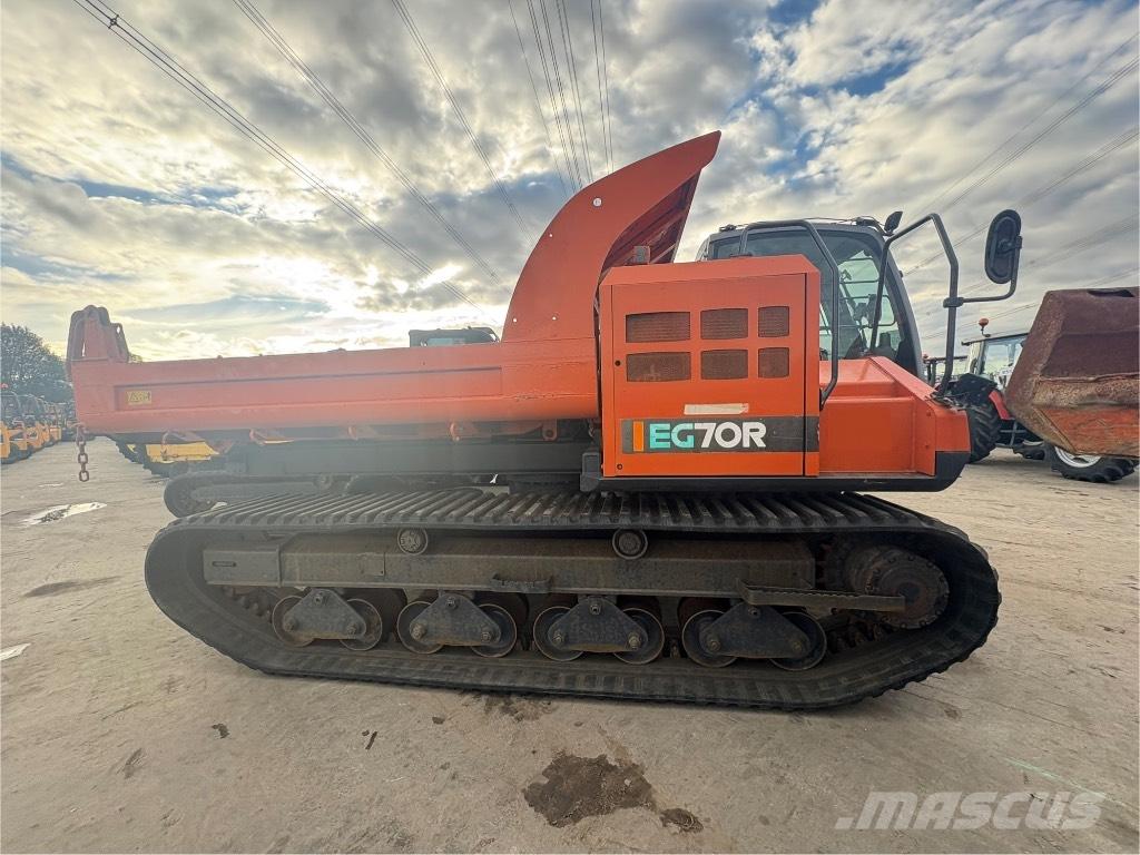 Hitachi EG 70 R عربات نقل قلابة مجنزرة