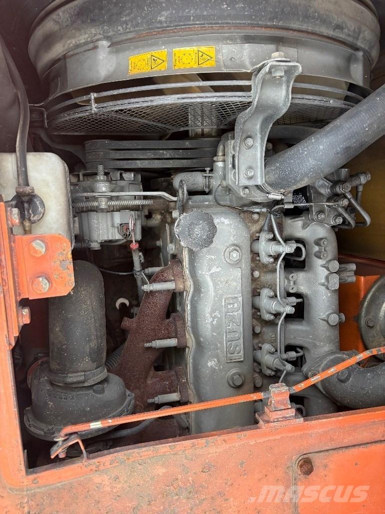 Hitachi EG 70 R عربات نقل قلابة مجنزرة