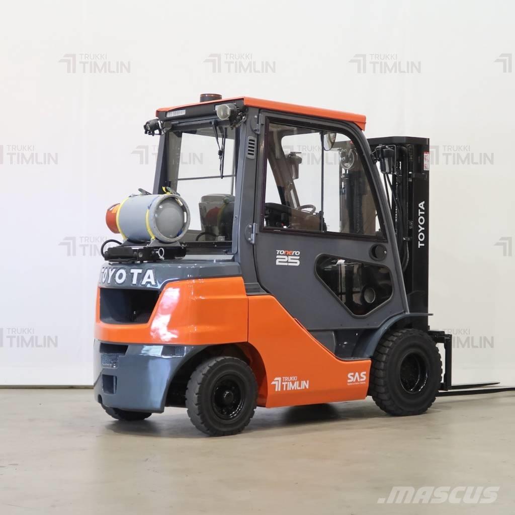 Toyota 02-8FGF25 شاحنات LPG