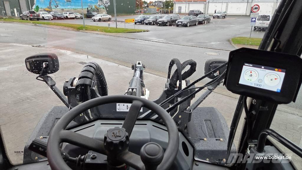 Bobcat L 85 لوادر بعجل